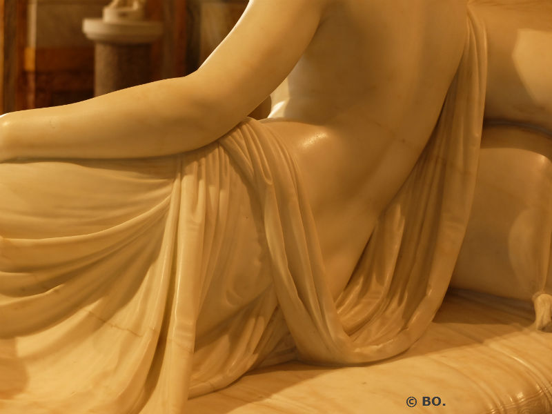 Ceci est une photo du dos de Pauline Borghèse Bonaparte, marbre, (galerie Borghèse, Rome).