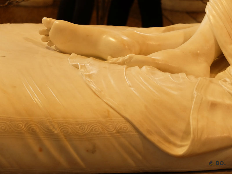 Ceci est une photo du pied de Pauline Borghèse Bonaparte, marbre, (galerie Borghèse, Rome).