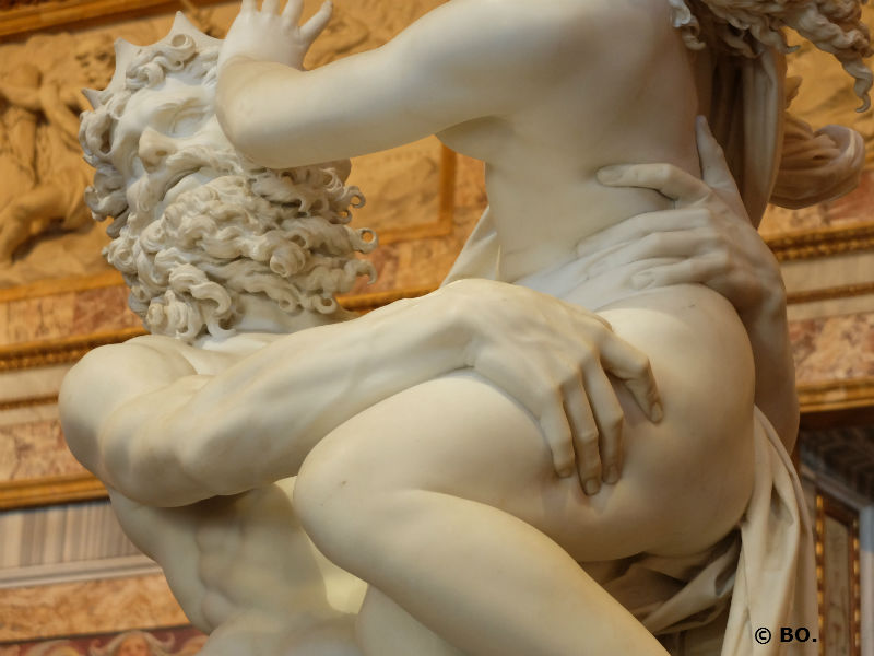 Ceci est une photo du rapt de Proserpine (détail main), Le Bernin, marbre, galerie Borghèse (Rome).