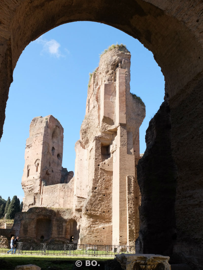 Ceci est une photo des Thermes de Caracalla. (Rome).